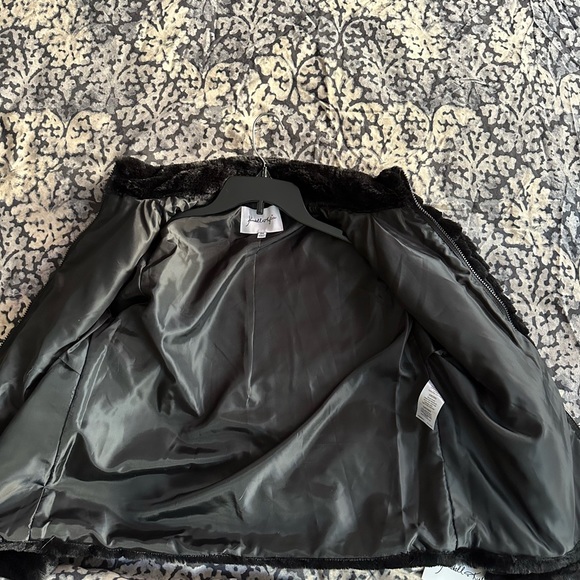 Kendall & Kylie faux fur black jacket - Picture 7 of 7